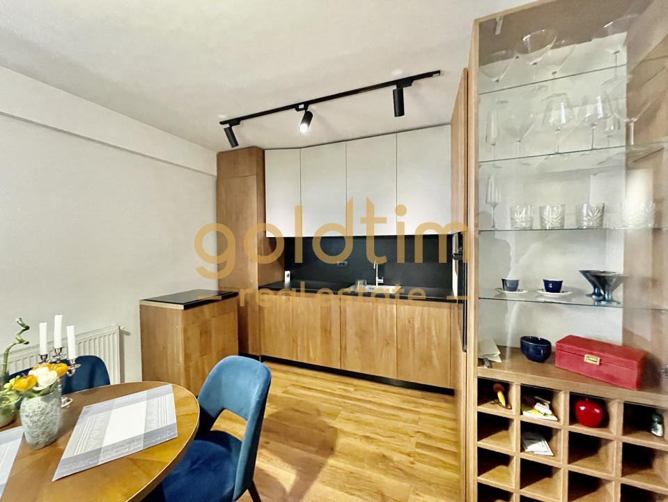 NIOU/SUPERB/PRIVELISTE/ZONA LINISTITA