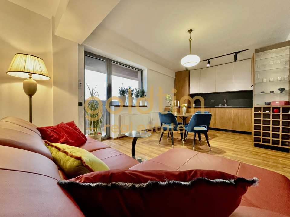 NIOU/SUPERB/PRIVELISTE/ZONA LINISTITA