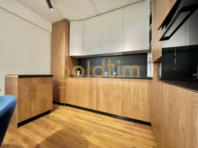 NIOU/SUPERB/PRIVELISTE/ZONA LINISTITA