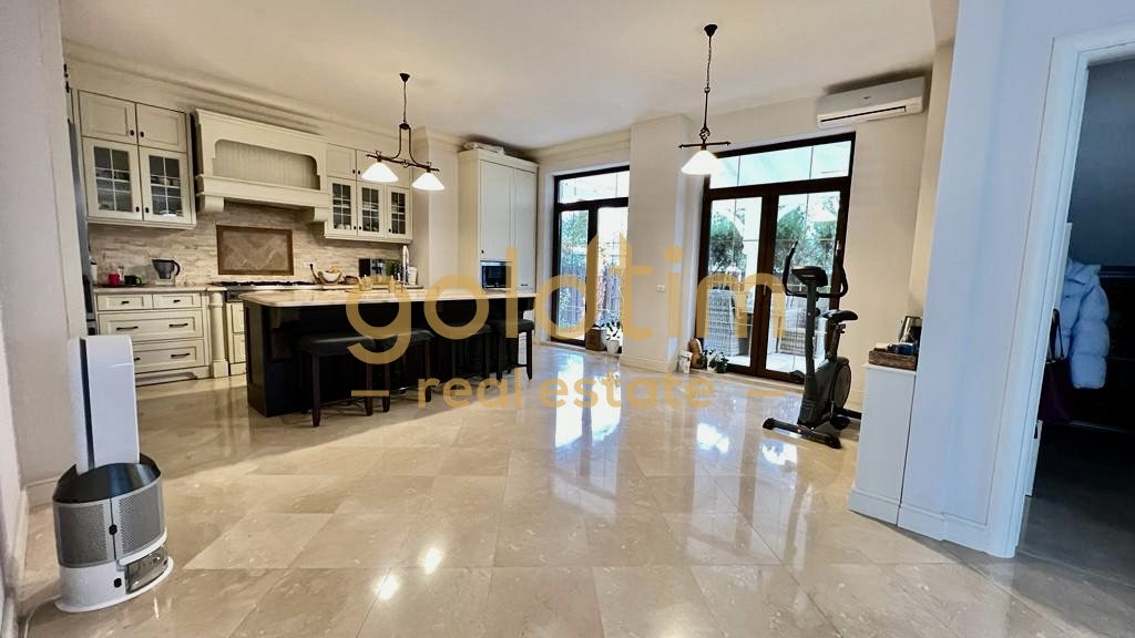 NOU/VILA INDIVIDUALA/CUIRTE