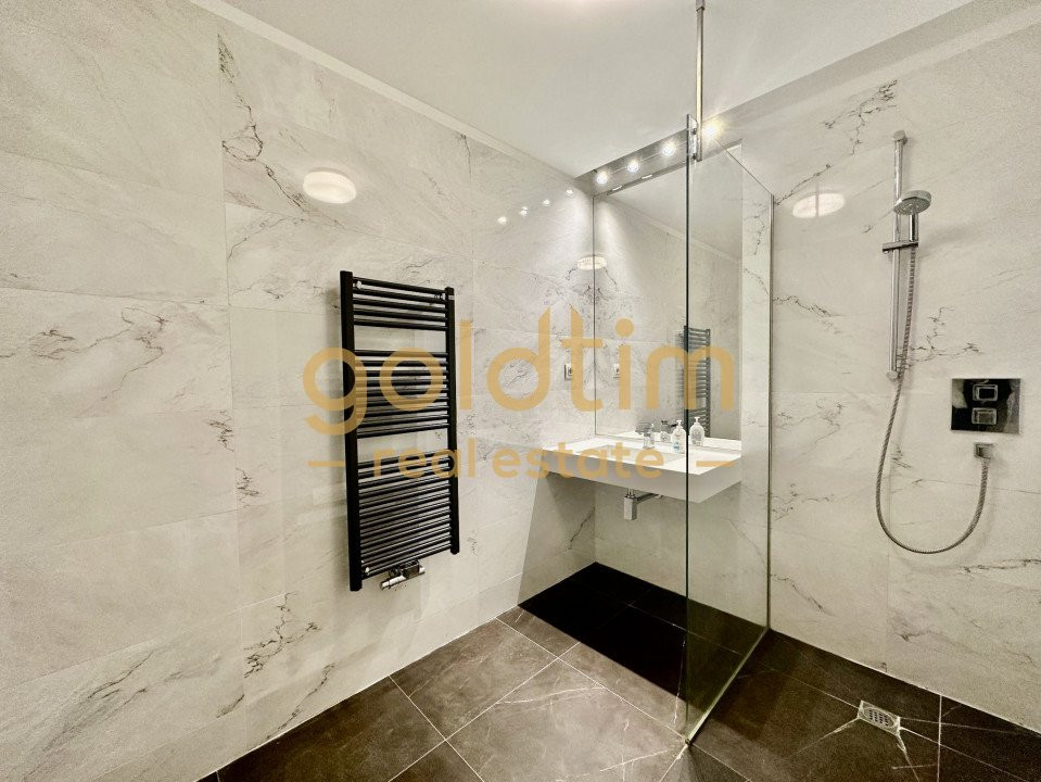 NEW/ONE HERASTRAU PARK/ VIEW/UNDERGROUND PARKING