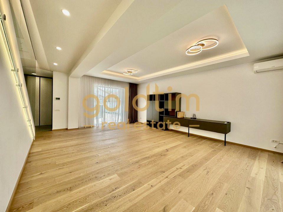 NOU/ABSOLUT SUPERBA/ VILA INDIVIDUALA/ IANCU NICOLAE/