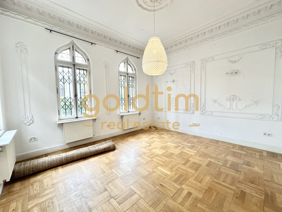 VILA INTERBELICA RENOVATA/CURTE/PRETABILA ACTIVITATI COMERCIALE/DOROBANTI