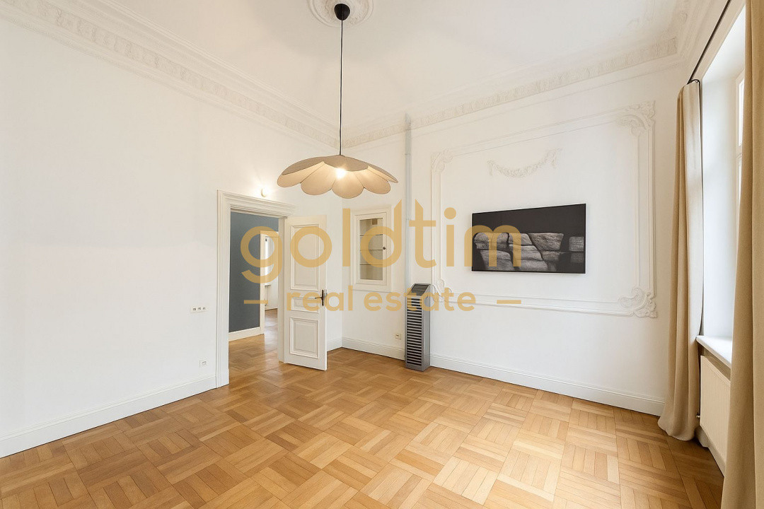 VILA INTERBELICA RENOVATA/CURTE/PRETABILA ACTIVITATI COMERCIALE/DOROBANTI