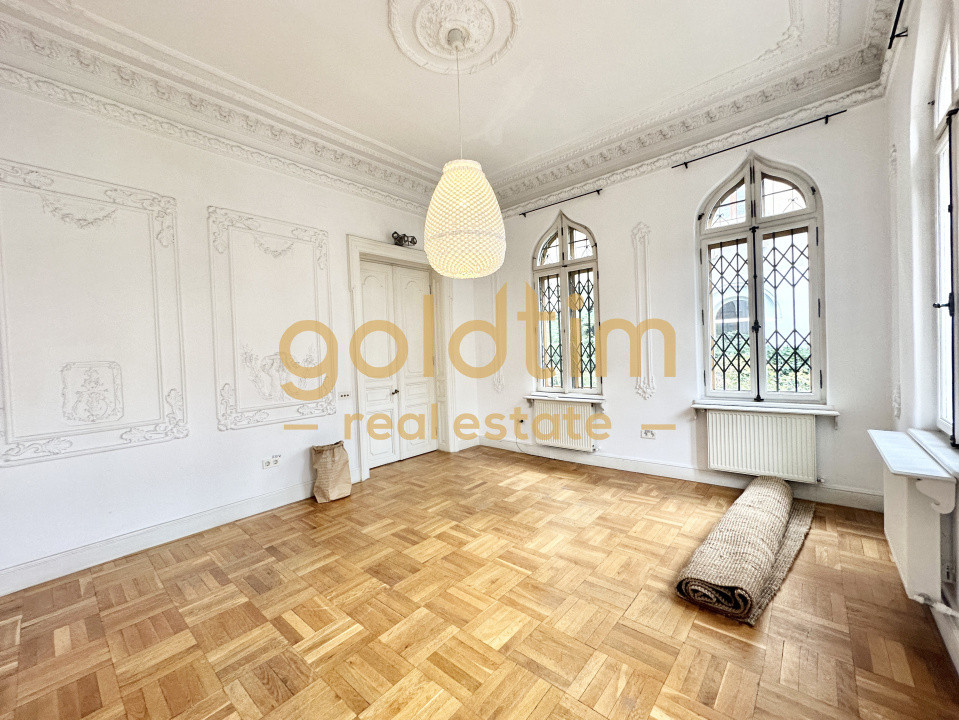 VILA INTERBELICA RENOVATA/ANEXA/CURTE/PRETABILA ACTIVITATI COMERCIALE/DOROBANTI