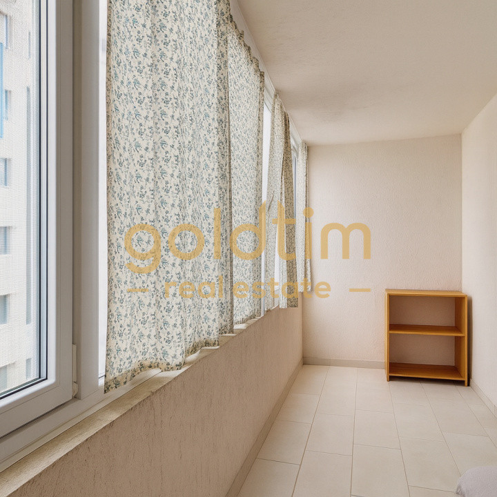 NOU/ BALCON GENEROS/ BUCATARIE INCHISA