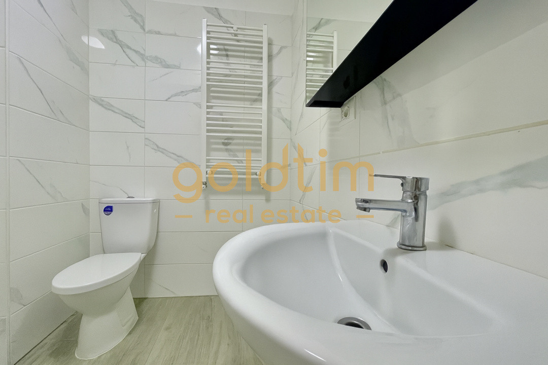 NOU/ BALCON GENEROS/ BUCATARIE INCHISA