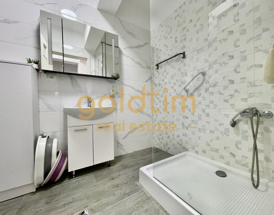 NOU/ BALCON GENEROS/ BUCATARIE INCHISA