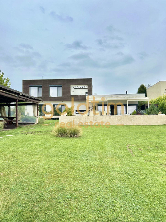 VILA SUPERBA/MOBILATA/UTILATA/PISCINA/CURTE 3000 MP/IESIRE LA LAC