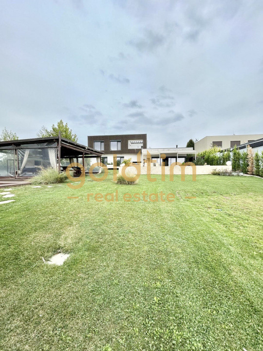 VILA SUPERBA/MOBILATA/UTILATA/PISCINA/CURTE 3000 MP/IESIRE LA LAC