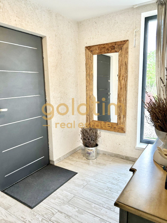 VILA SUPERBA/MOBILATA/UTILATA/PISCINA/CURTE 3000 MP/IESIRE LA LAC