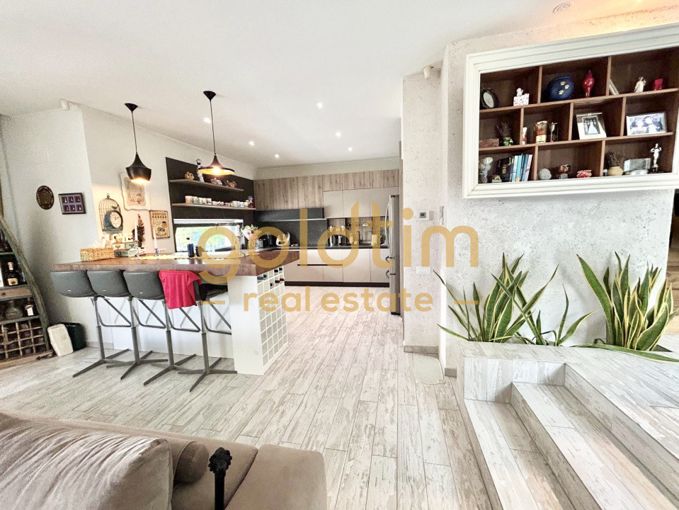 VILA SUPERBA/MOBILATA/UTILATA/PISCINA/CURTE 3000 MP/IESIRE LA LAC