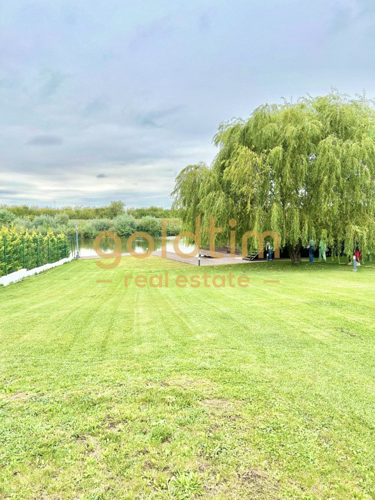 VILA SUPERBA/MOBILATA/UTILATA/PISCINA/CURTE 3000 MP/IESIRE LA LAC