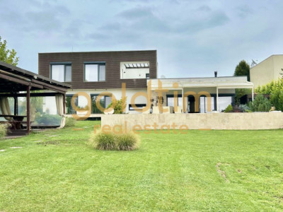 VILA SUPERBA/MOBILATA/UTILATA/PISCINA/CURTE 3000 MP/IESIRE LA LAC