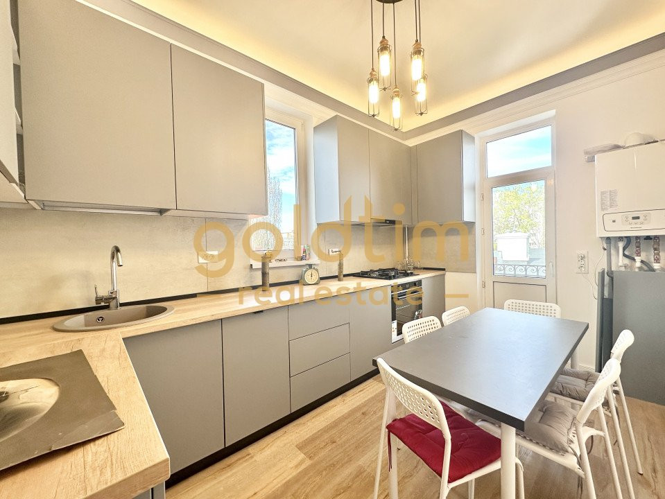 SPATIU BIROU ELEGANT/IN VILA INTERBELICA/DOROBANTI