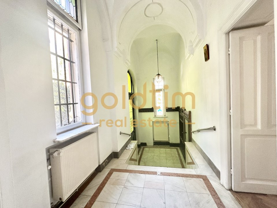 APARTAMENT IN VILA INTERBELICA/ARHITECTURA SUPERBA/INTRARE SEPARATA/DOROBANTI