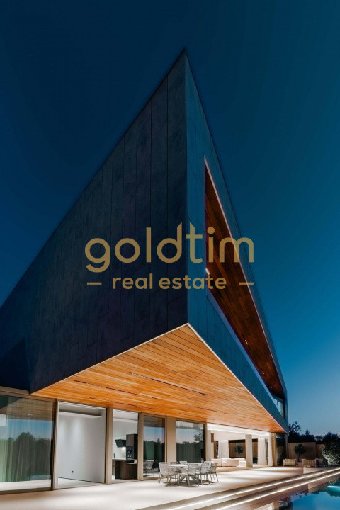 VILA UNICA/ 7 CAMERE CU VEDERE LA LAC/PISCINA INFINITY/DESIGN SPECTACULOS/SNAGOV