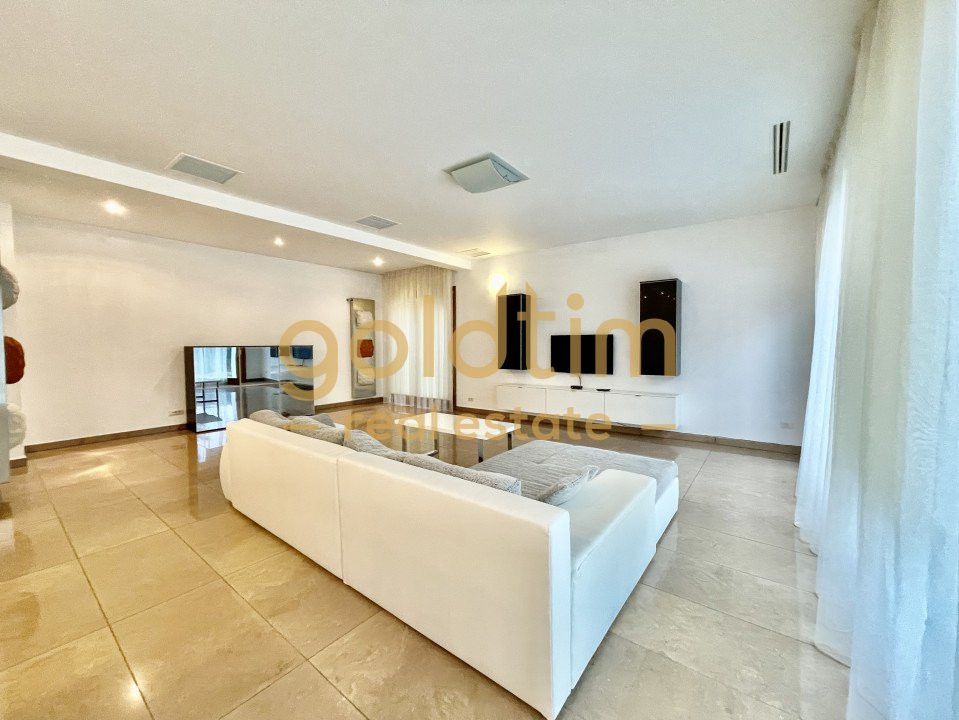 NOU/PISCINA/ CURTE/ TERASA 80 mp/ GARAJ