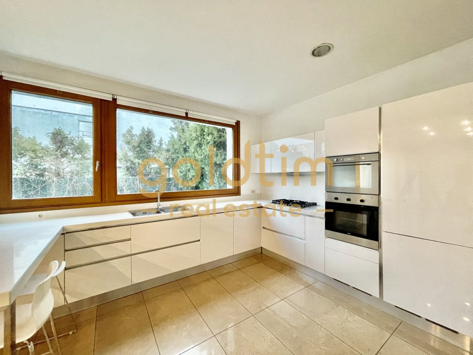 NOU/PISCINA/ CURTE/ TERASA 80 mp/ GARAJ