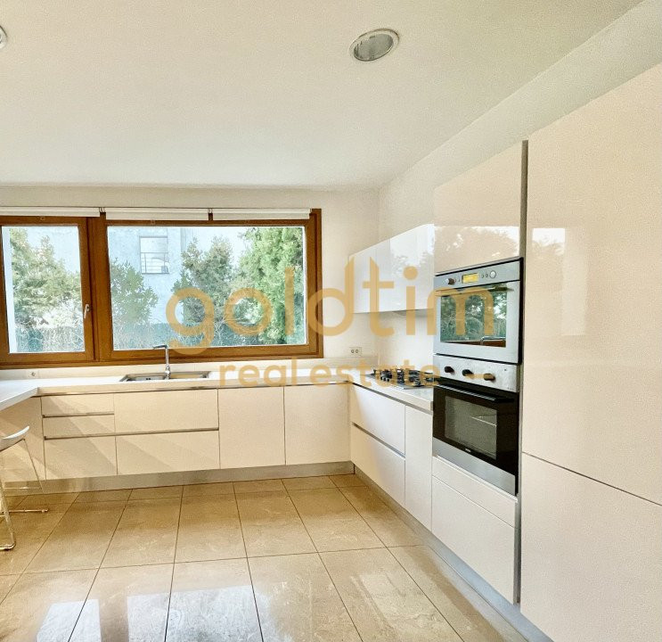 NOU/PISCINA/ CURTE/ TERASA 80 mp/ GARAJ