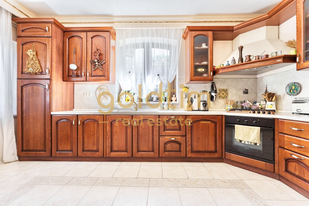 VILA IMPRESIONANTA/LUX/CURTE/GRADINA/PISCINA/GARAJ/IANCU NICOLAE