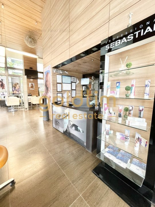 SPATIU COMERCIAL STRADAL/SALA PALATULUI/ VITRINA 90 M/VIZIBILITATE MAXIMA