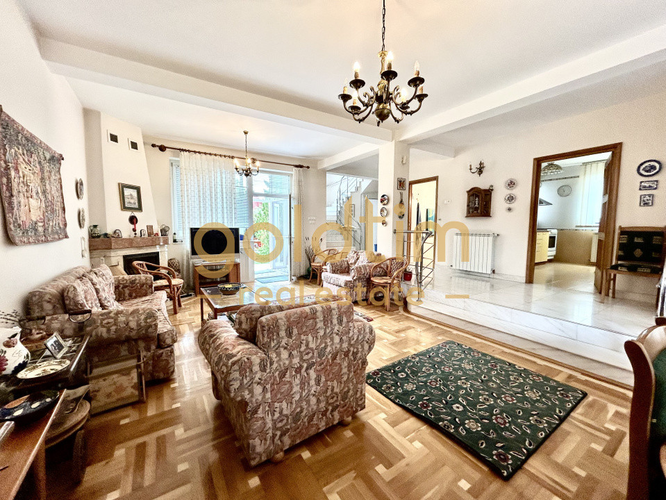 VILA 5 CAMERE CU PISCINA/TEREN 2650MP/CASA PERSONAL/GARAJ/SNAGOV-CIOFLICENI/