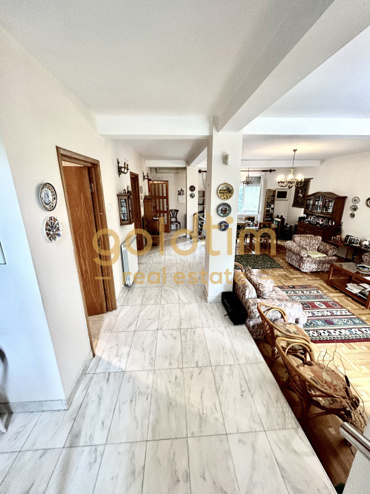 VILA 5 CAMERE CU PISCINA/TEREN 2650MP/CASA PERSONAL/GARAJ/SNAGOV-CIOFLICENI/