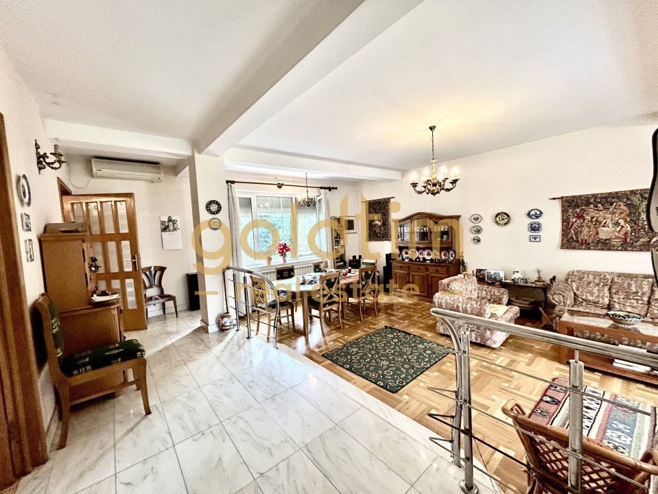 VILA 5 CAMERE CU PISCINA/TEREN 2650MP/CASA PERSONAL/GARAJ/SNAGOV-CIOFLICENI/