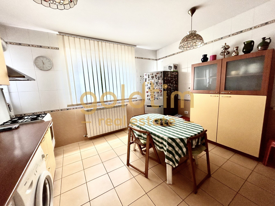 VILA 5 CAMERE CU PISCINA/TEREN 2650MP/CASA PERSONAL/GARAJ/SNAGOV-CIOFLICENI/