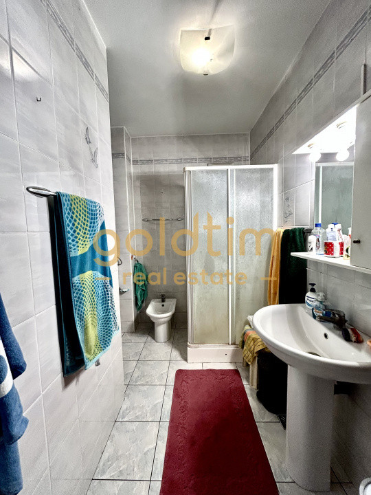 VILA 5 CAMERE CU PISCINA/TEREN 2650MP/CASA PERSONAL/GARAJ/SNAGOV-CIOFLICENI/