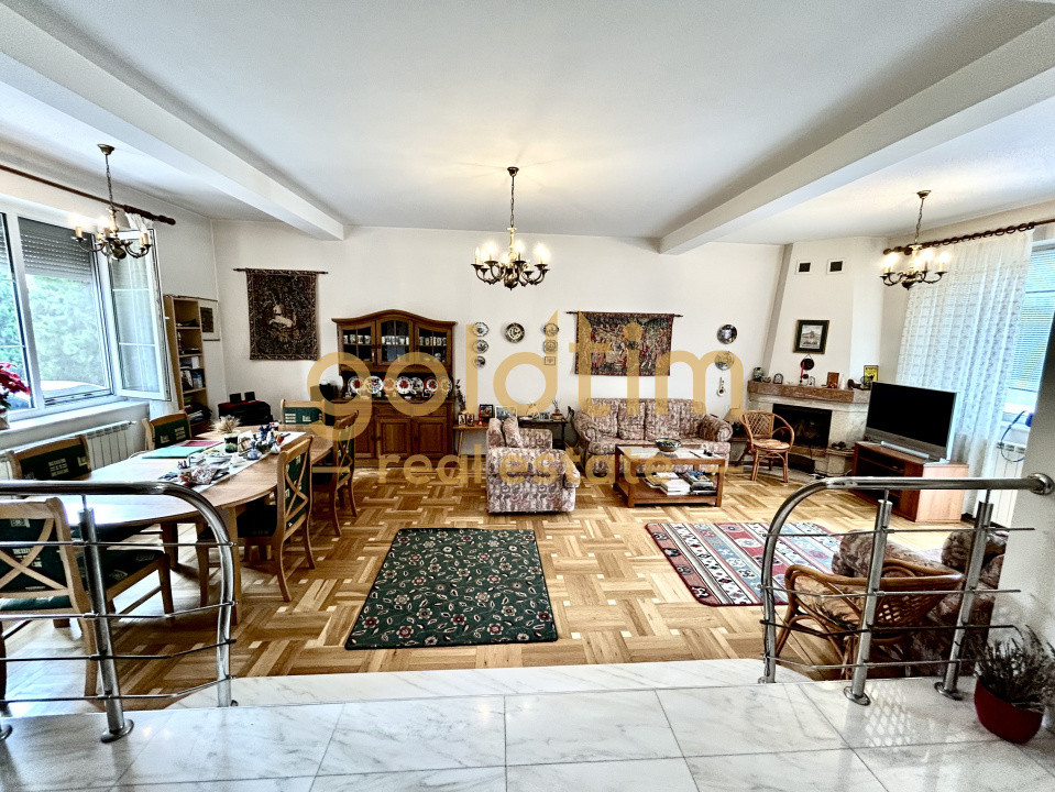 VILA 5 CAMERE CU PISCINA/TEREN 2650MP/CASA PERSONAL/GARAJ/SNAGOV-CIOFLICENI/