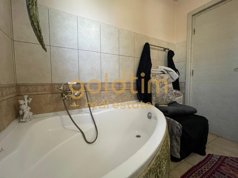 SUPERB/GRADINA/VEGETATIE MATURA/VILA INDIVIDUALA/PISCINA EXTERIOARA