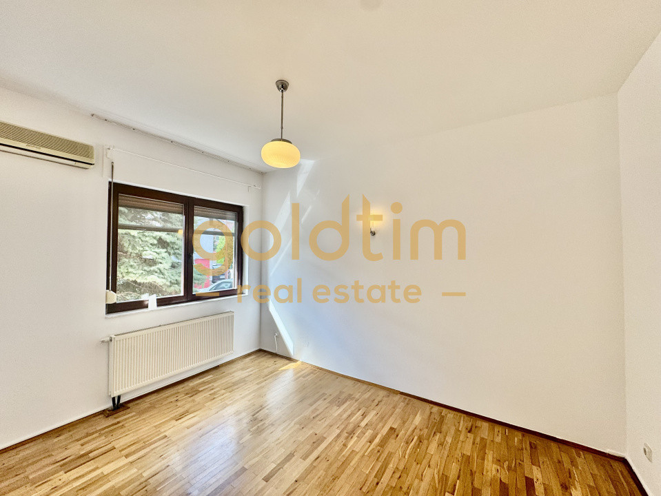 VILA INDIVIDUALA/TEREN LIBER 710 MP/ GARAJ/ ANSAMBLU SECURIZAT