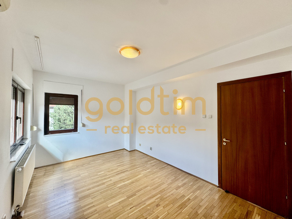 VILA INDIVIDUALA/TEREN LIBER 710 MP/ GARAJ/ ANSAMBLU SECURIZAT