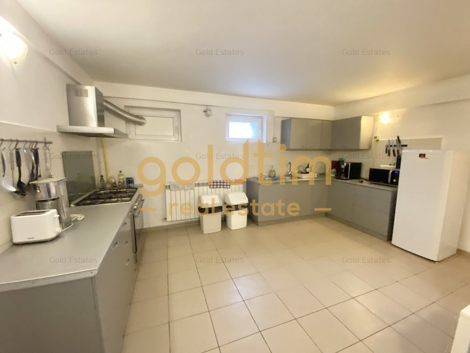 VILA SUPERBA 7 CAMERE, 330MP, D+P+2+M, PTA. DOMENII-STRADAL,2004/BIROURI-CLINICA