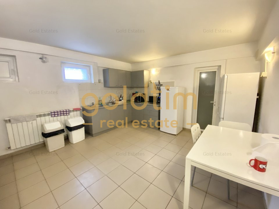 VILA SUPERBA 7 CAMERE, 330MP, D+P+2+M, PTA. DOMENII-STRADAL,2004/BIROURI-CLINICA