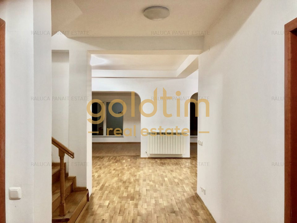 VILA INDIVIDUALA/ CURTE 400 MP