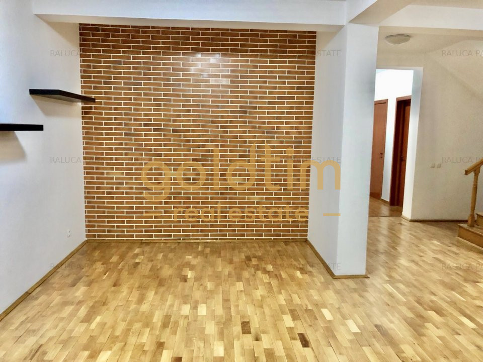 VILA INDIVIDUALA/ CURTE 400 MP