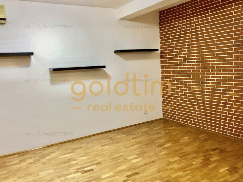 VILA INDIVIDUALA/ CURTE 400 MP