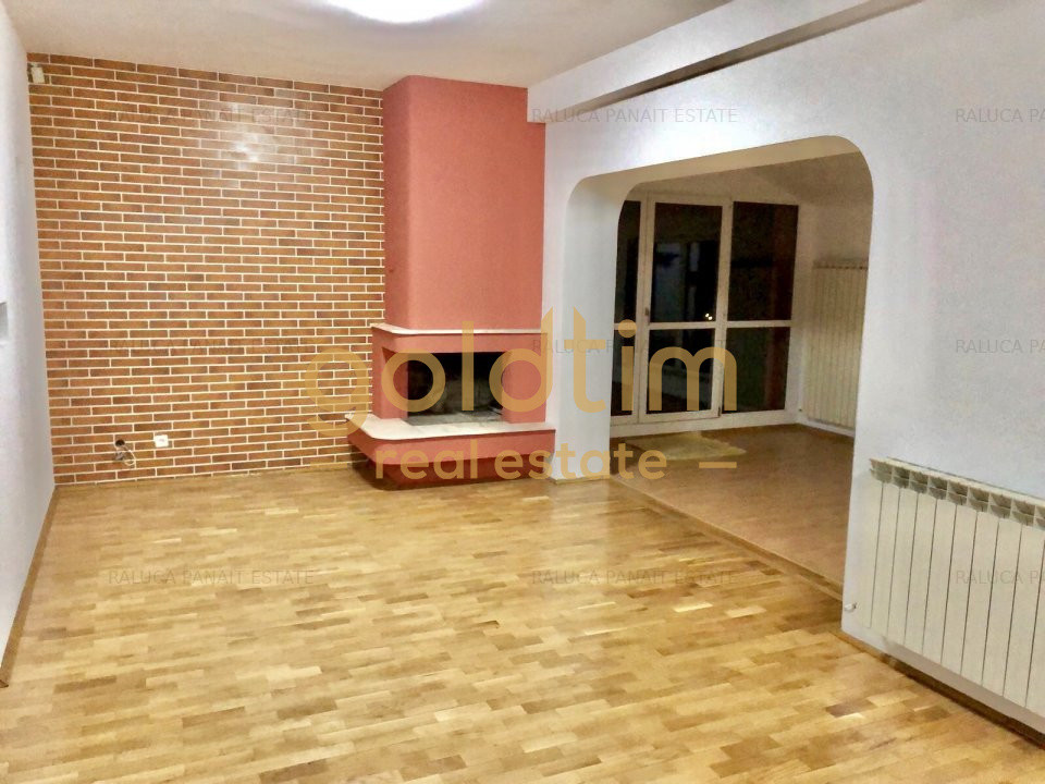 VILA INDIVIDUALA/ CURTE 400 MP