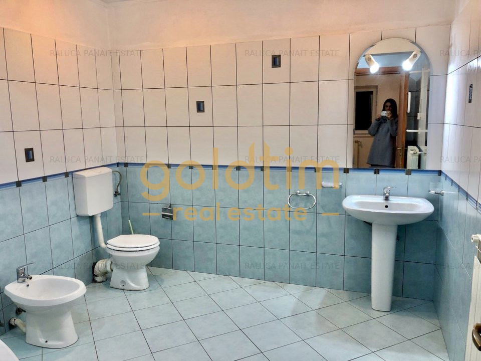 VILA INDIVIDUALA/ CURTE 400 MP