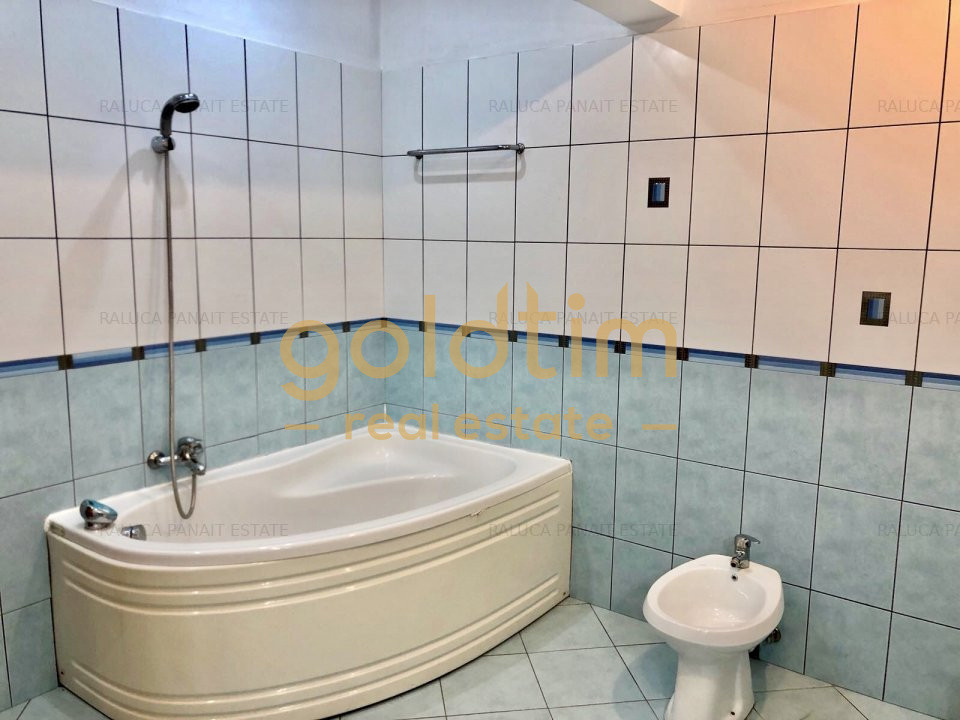 VILA INDIVIDUALA/ CURTE 400 MP