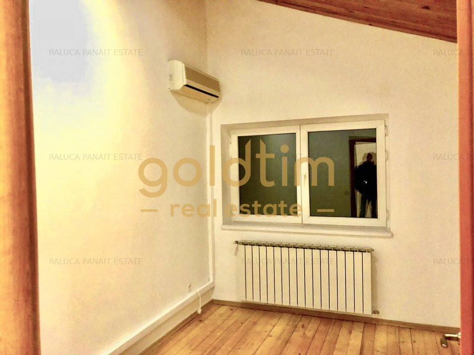 VILA INDIVIDUALA/ CURTE 400 MP