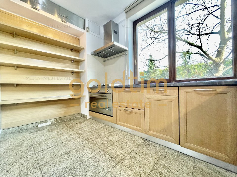 2 CASE INDIVIDUALE/SUPRAFETE GENEROASE/1800 MPTEREN/ PISCINA/ 