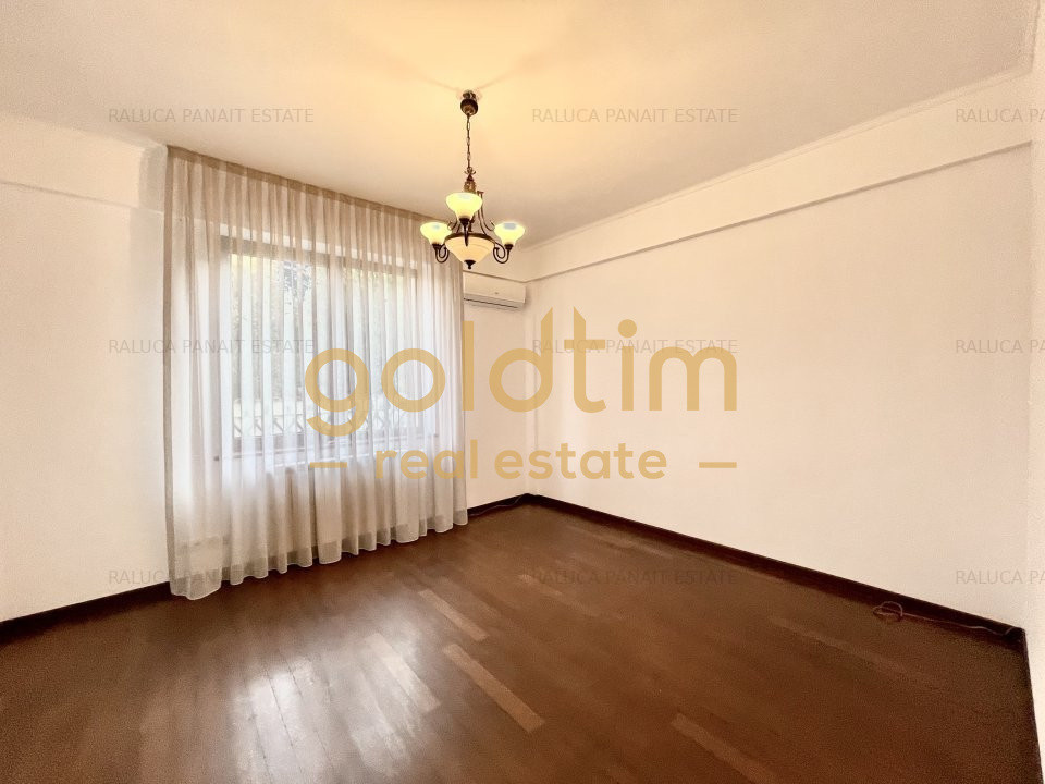 2 CASE INDIVIDUALE/SUPRAFETE GENEROASE/1800 MPTEREN/ PISCINA/ 