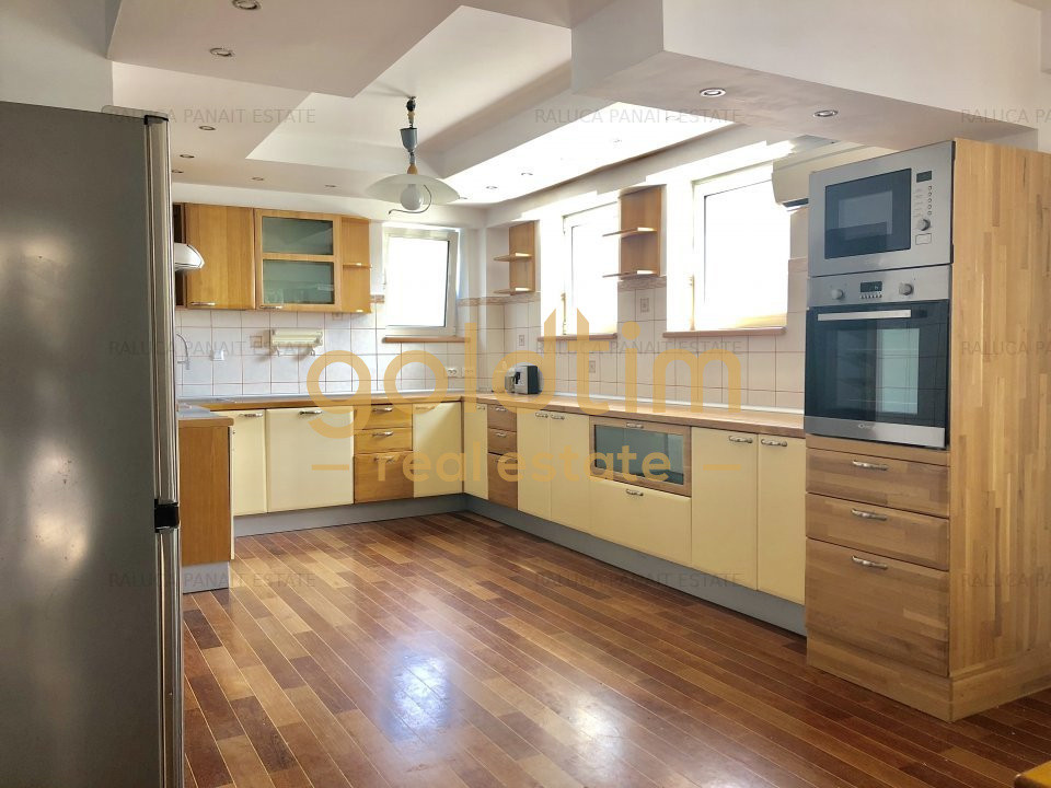 VILA SUPERBA CU PISCINA-OAZA DE RELAXARE