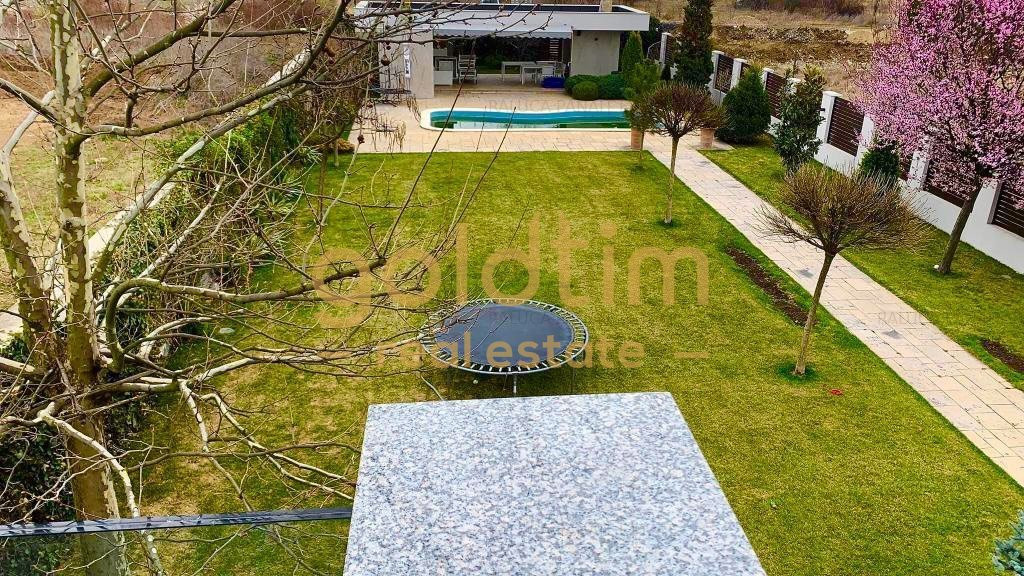 SUPERB/RENOVATA/ PISCINA/ CURTE GENEROASA