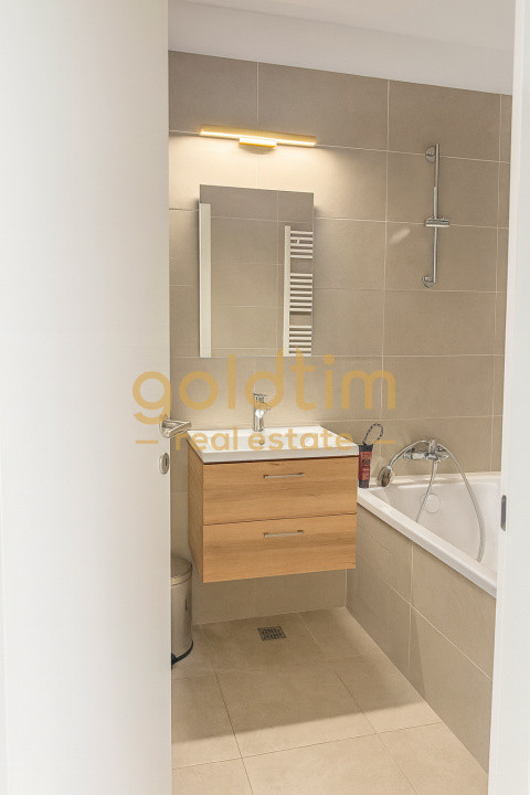 VIEW SUPERB/H PIPERA LAKE/SUPERB/CURTE/PARCARE INCLUSA 