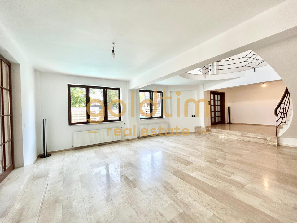 VILA INDIVIDUALA RENOVATA/PISCINA INCALZITA/CURTE/SPATIOASA/GARAJ/IANCU NICOLAE